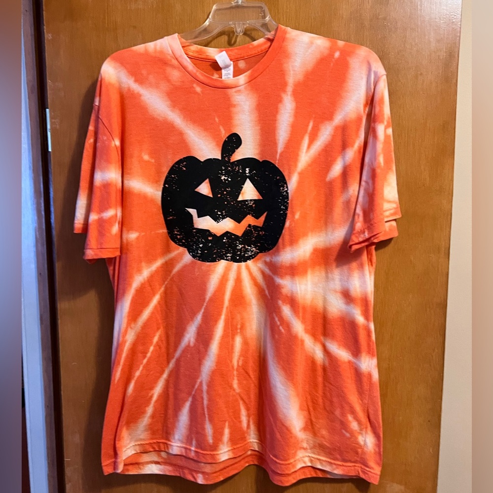 D&E Tee - Bleached Pumpkin short sleeve tee. XXL. NWOT never worn.
